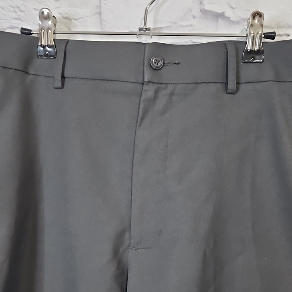 PGA Tour Men's Charcoal Flat Front Shorts - Picture 2 of 6